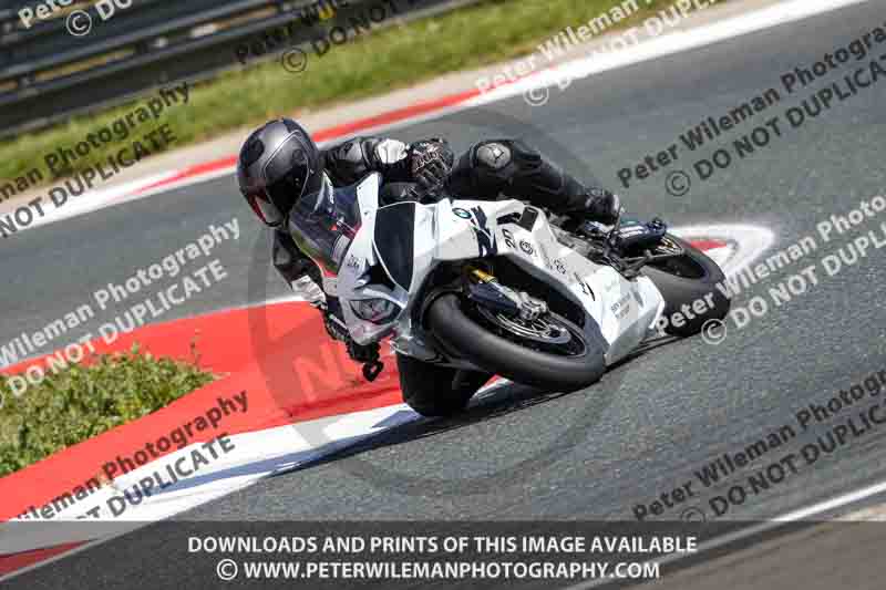 cadwell no limits trackday;cadwell park;cadwell park photographs;cadwell trackday photographs;enduro digital images;event digital images;eventdigitalimages;navarra;no limits trackdays;peter wileman photography;racing digital images;trackday digital images;trackday photos